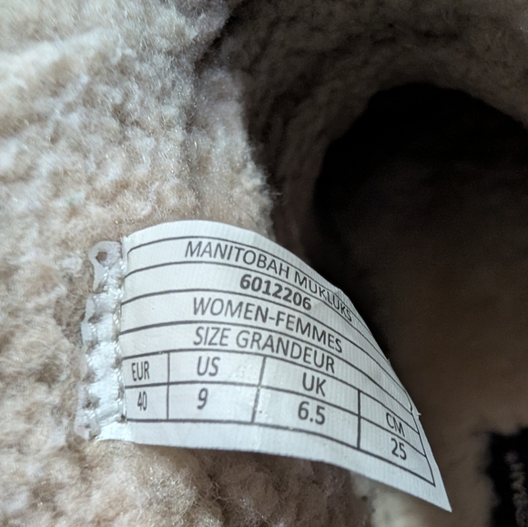 Manitobah Waterproof Pacific Insulated Puffer boots Size 9 - Picture 2 of 11